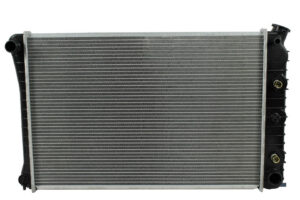 Radiador Automotriz GM Blazer C10, C20, Suburban, Silverado T/A 69-81 32mm Tubo Soldado