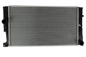 Radiador Automotriz BMW 520i 528i 12-16 32mm Tubo Soldado