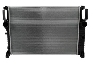 Radiador Automotriz Mercedes Benz E320 E550 CLS550 TA 07  11 32mm Tubo Soldado