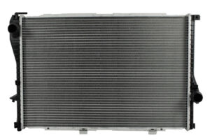 Radiador Automotriz BMW 525 i 528 i. 530 i, 540 i, 545 i T/M 99-06 32mm Tubo Soldado
